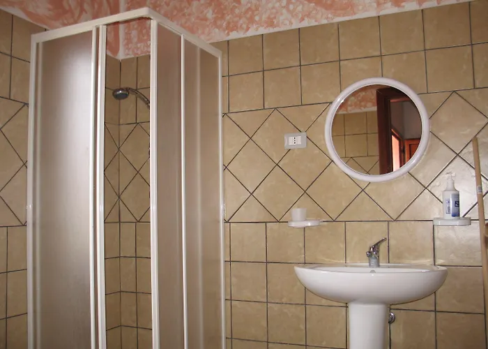 Is Concais * Tratalias