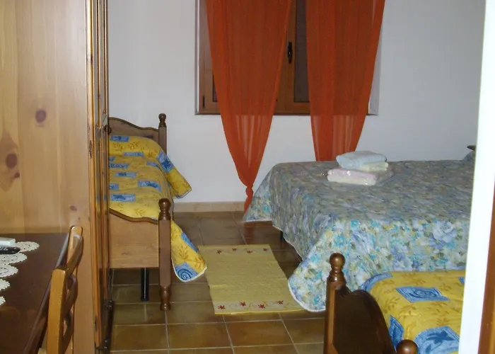 Is Concais * Tratalias