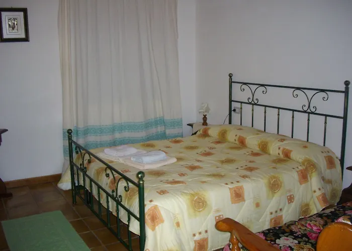 Is Concais * Tratalias